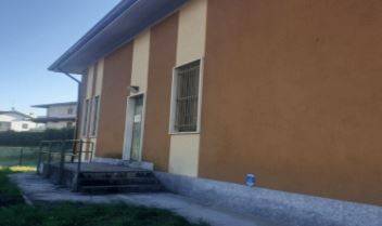 locale commerciale in vendita a Beregazzo con Figliaro