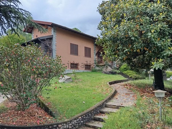 casa indipendente in vendita a Beregazzo con Figliaro