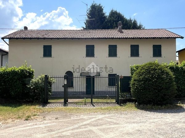 casa indipendente in vendita a Beregazzo con Figliaro