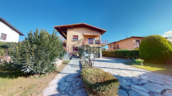 casa indipendente in vendita a Binago