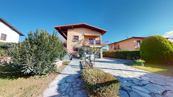 casa indipendente in vendita a Binago