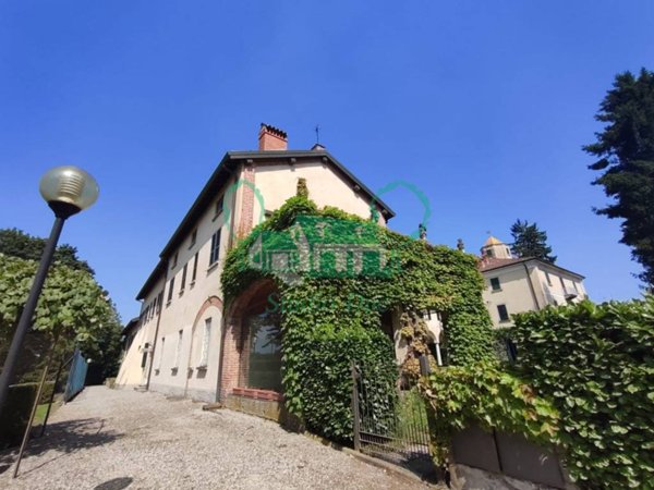 casa indipendente in vendita a Binago