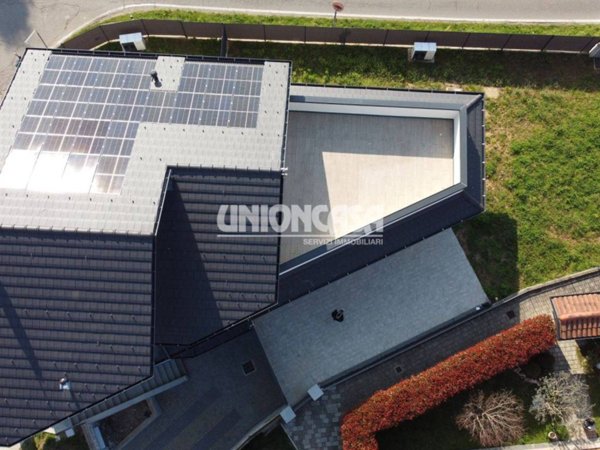 casa indipendente in vendita a Binago