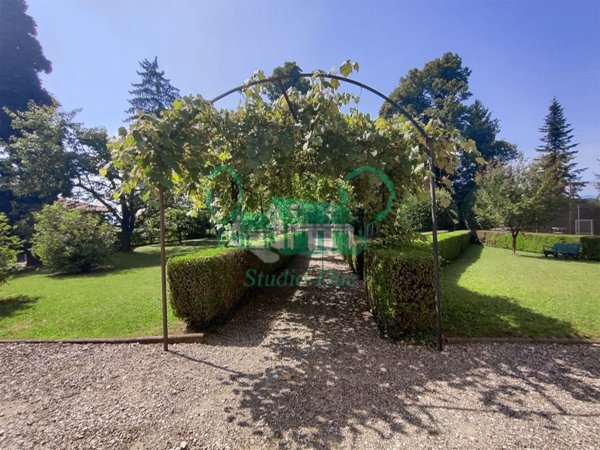 casa indipendente in vendita a Binago