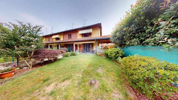 casa indipendente in vendita a Binago