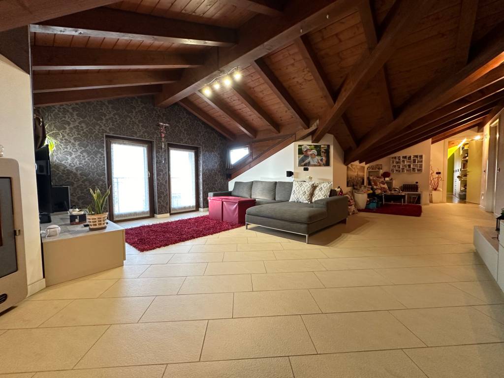appartamento in vendita a Binago