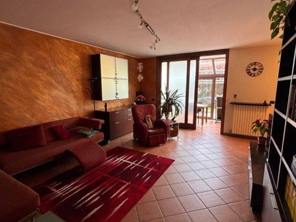 casa indipendente in vendita a Binago