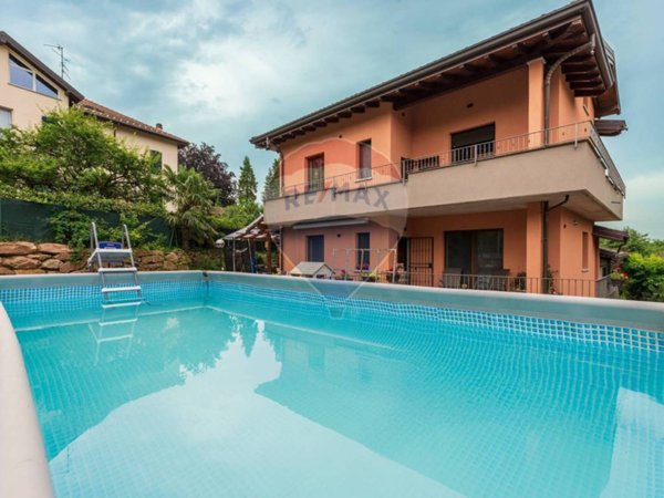 casa indipendente in vendita a Binago