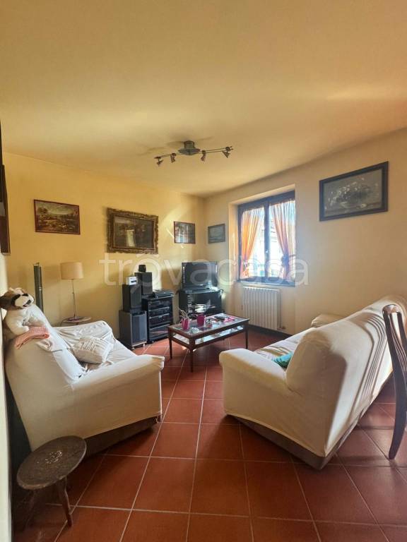 casa indipendente in vendita a Binago