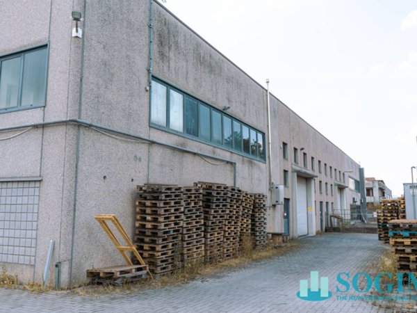 locale commerciale in vendita a Binago