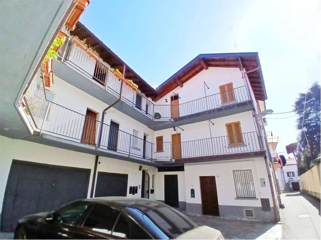 casa indipendente in vendita a Binago