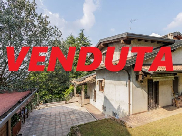 casa indipendente in vendita a Binago