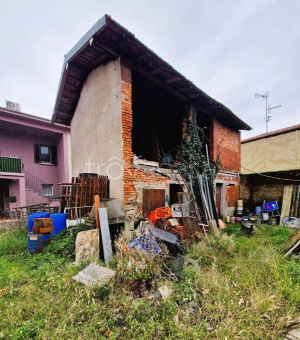 locale commerciale in vendita a Binago