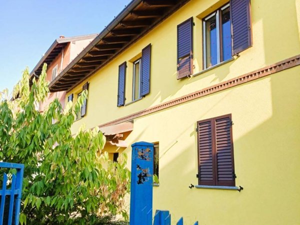 casa indipendente in vendita a Binago