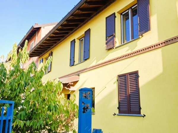 casa indipendente in vendita a Binago