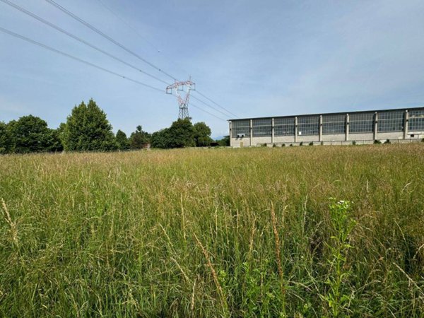 terreno edificabile in vendita a Binago