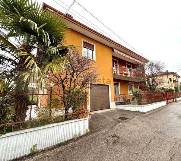 casa indipendente in vendita a Binago