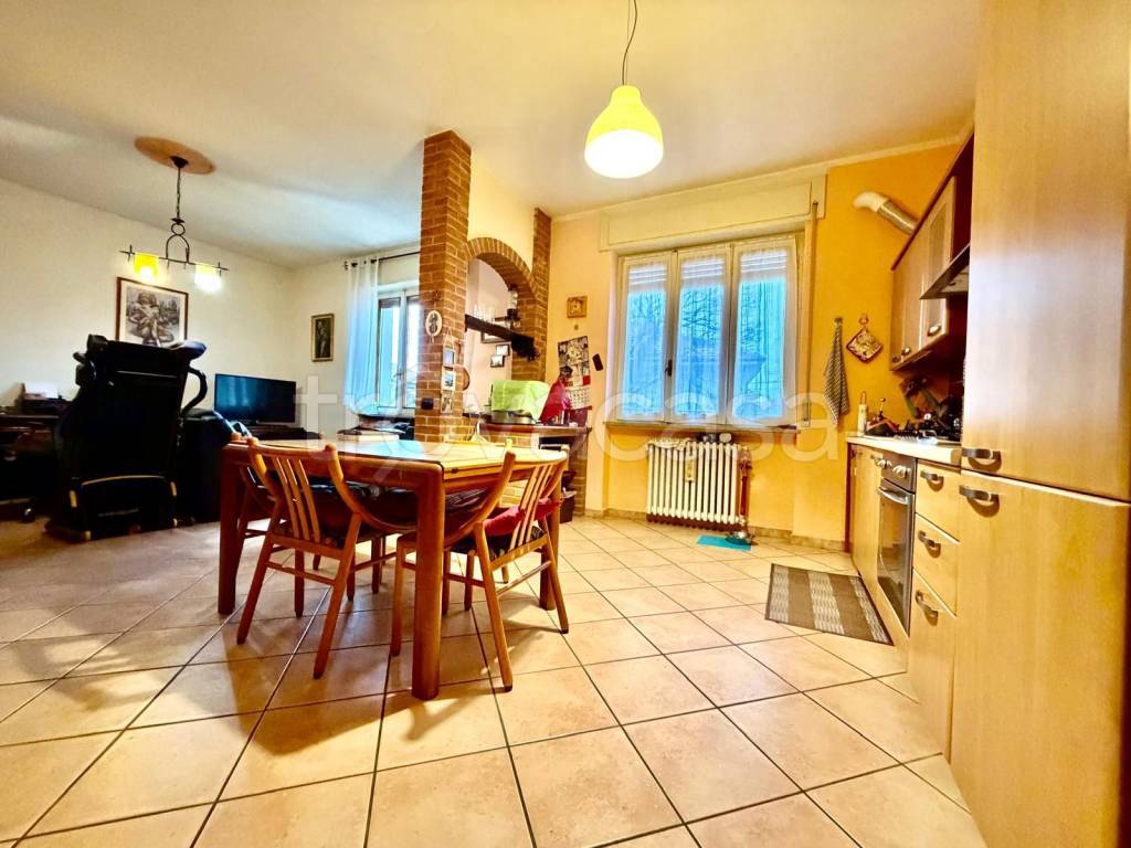 casa indipendente in vendita a Binago