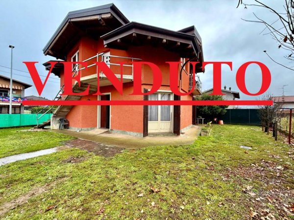 appartamento in vendita a Binago