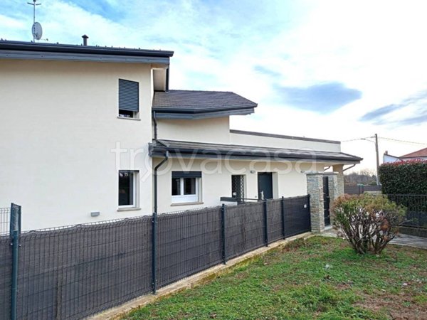 casa indipendente in vendita a Binago