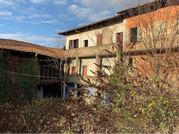 casa indipendente in vendita a Binago