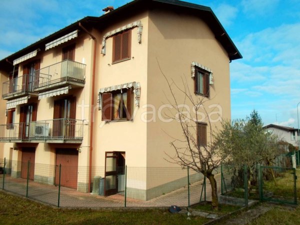 casa indipendente in vendita a Binago