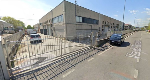 capannone in vendita a Binago