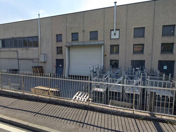 locale commerciale in vendita a Binago