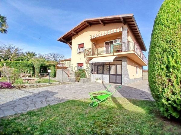 casa indipendente in vendita a Binago