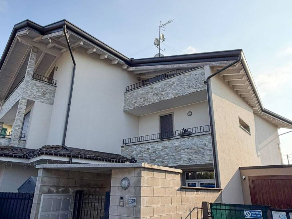 appartamento in vendita a Binago