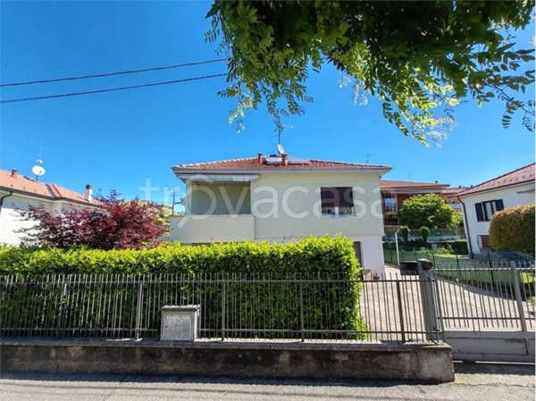 casa indipendente in vendita a Binago