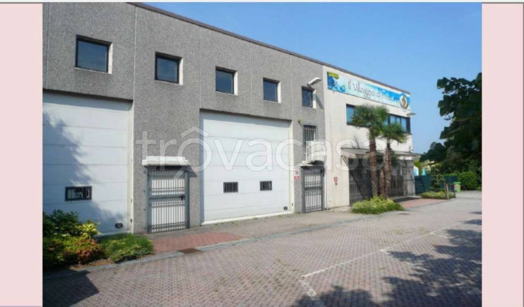 negozio in vendita a Binago