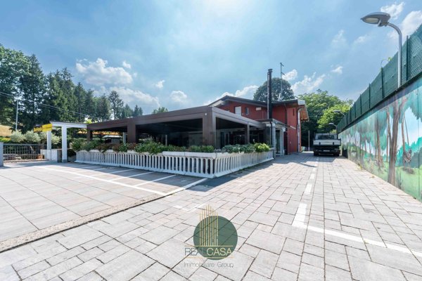 locale commerciale in vendita a Binago
