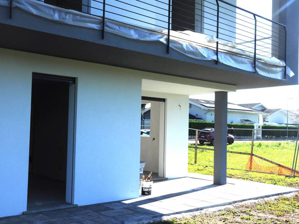 casa indipendente in vendita a Bizzarone