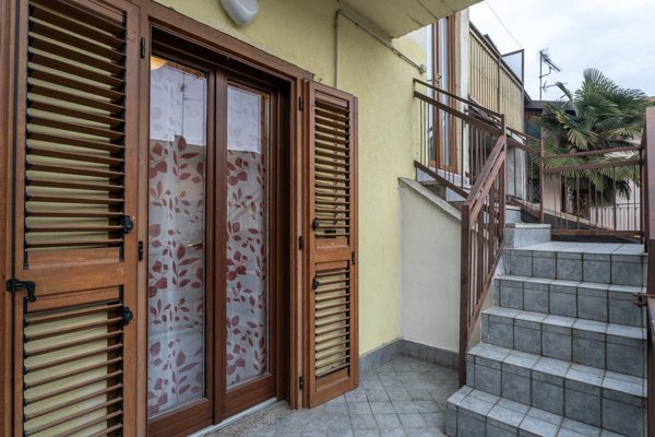 casa indipendente in vendita a Bizzarone