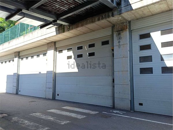 locale di sgombero in vendita a Bizzarone