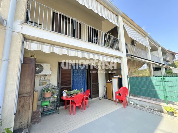 casa indipendente in vendita a Bizzarone