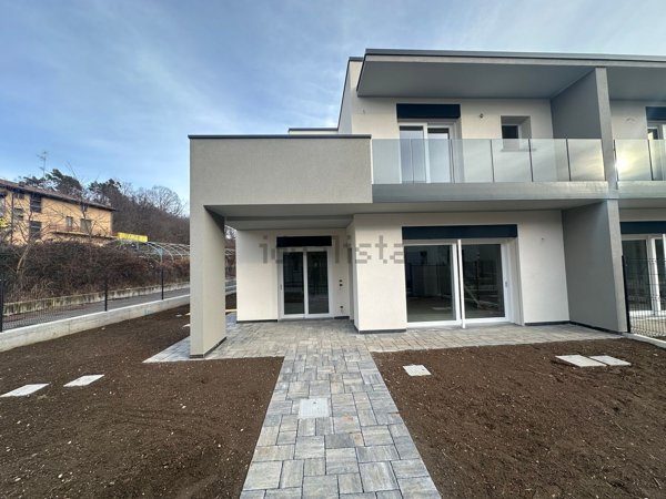 casa indipendente in vendita a Bizzarone