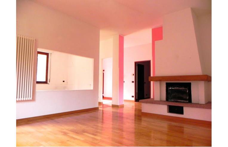 casa indipendente in vendita a Bizzarone