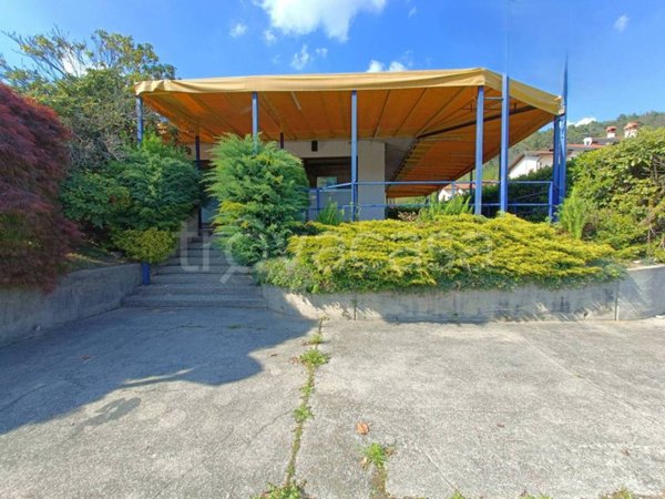 casa indipendente in vendita a Bizzarone