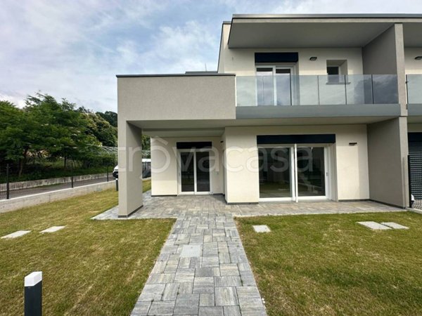 casa indipendente in vendita a Bizzarone