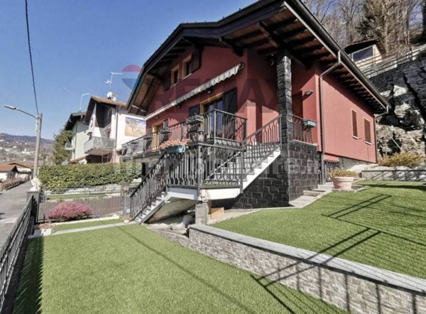 casa indipendente in vendita a Bizzarone
