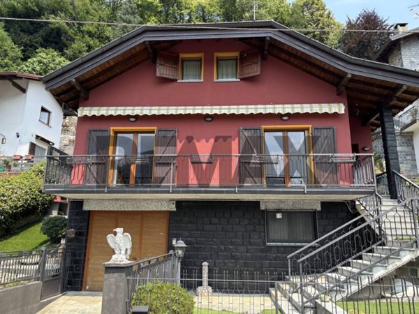 casa indipendente in vendita a Bizzarone