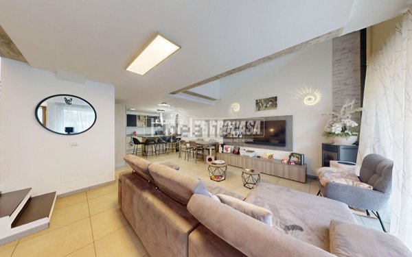 casa indipendente in vendita a Bizzarone