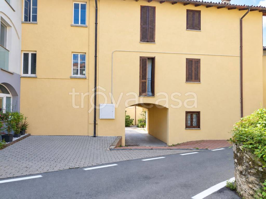 appartamento in vendita a Bizzarone