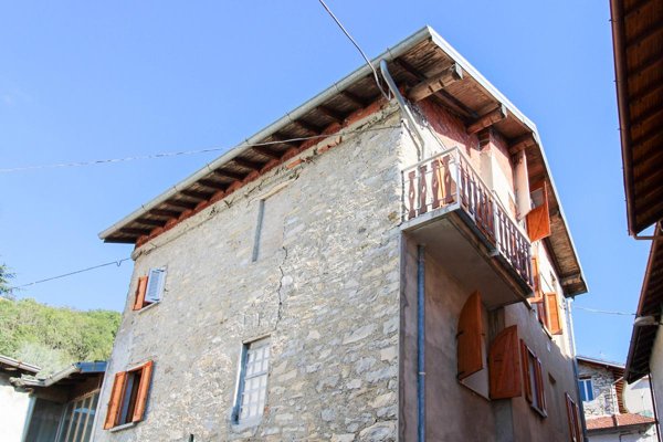 casa indipendente in vendita a Blessagno