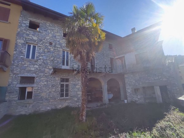 casa indipendente in vendita a Blessagno