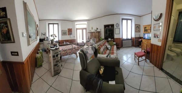 casa indipendente in vendita a Blessagno in zona Lura