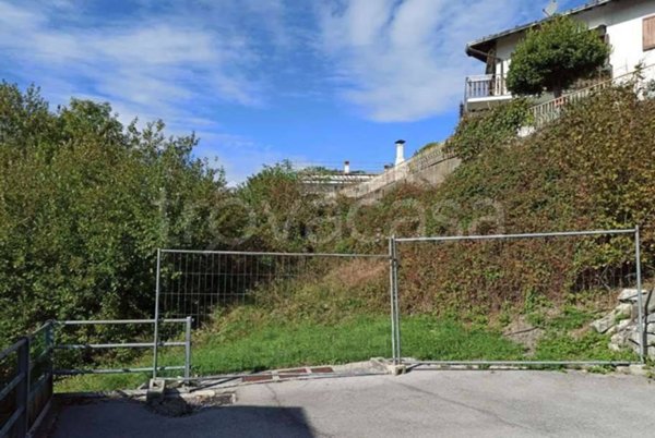 monolocale in vendita a Blessagno in zona Lura