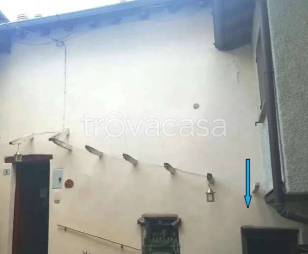 appartamento in vendita a Blessagno in zona Lura